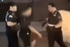 겁도없이 경찰관의 급소를 걷어찬 폭행남에게 0.5초 후 발생한 장면