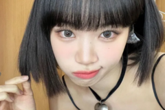 얼굴은 아기처럼 귀여운데 매번 과감,파격 의상만 입는 20대 K팝 스타