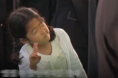할아버지 노무현 前 대통령 장례식날 장난치던 손녀의 성인된 현재 근황