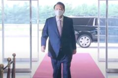 다큰 어른인데…尹이 하도 지각해서 대통령실이 거액들여 만든 ‘이것’