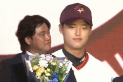 학교폭력 논란있는 상태에서 1순위로 드래프트된 유명 야구 선수 아들