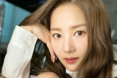 “성형했다”라고 직접 밝혀서 오히려 대중에게 더 호감된 여자 연예인