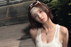 집에서 옷만 들고 나왔는데…이혼하고 더 예뻐진 근황 알린 여자 연예인