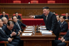 北 김정은의 눈을 ‘정면으로 응시’하고 보고한 관료의 최후