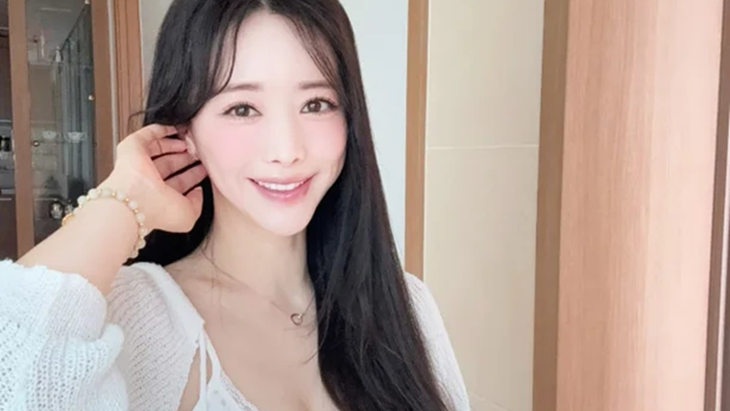 몰래 귀국해 남친 집 갔는데…바람핀 현장을 목격한 여자 연예인