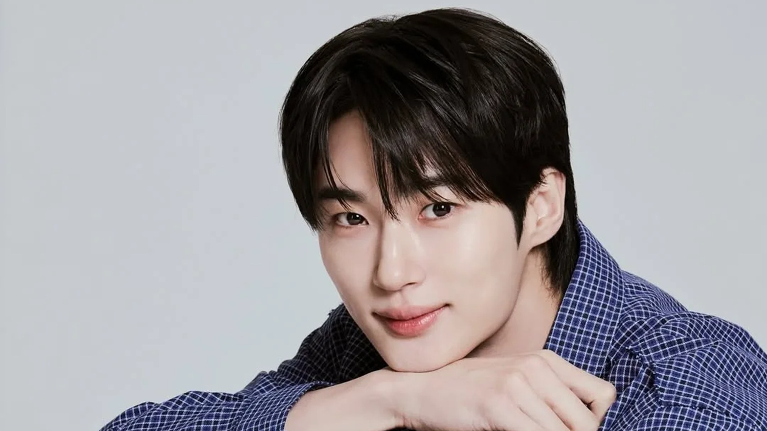 천하의 변우석을 이기고 얼굴천재 투표 1위 등극한 반전 배우의 정체