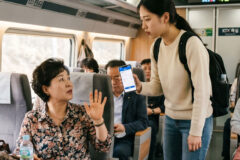 KTX 특실 차지 후 ‘양보해라’ 입석 구매 중년 여성의 뻔뻔한 요구