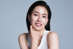 연예계 은퇴 후 낳은 아들이 K팝 최고의 월드 스타 미남이 된 前 여배우