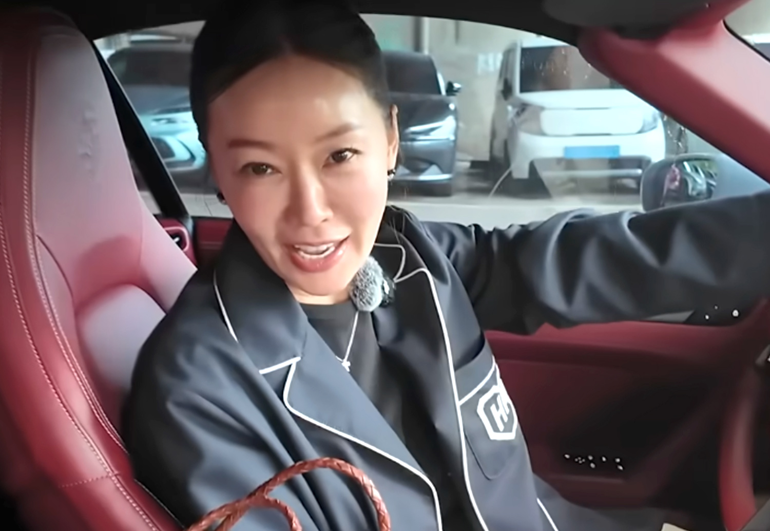 시급 1500만원 연예인이 이정도 타야한다며 산 자동차