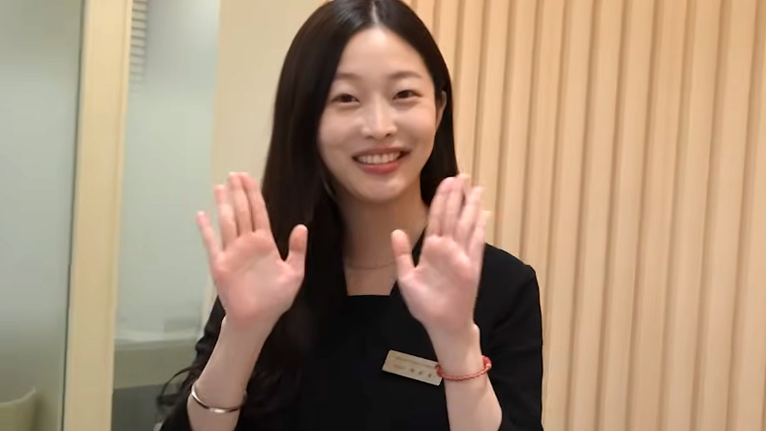 “너 왜 여기서 일해?” 성형외과 상담실장으로 일하는 前 연예인