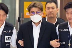 팬들이 트럼프 美 대통령에게 ‘석방’ 요청하며 구하려 했던 한국 가수