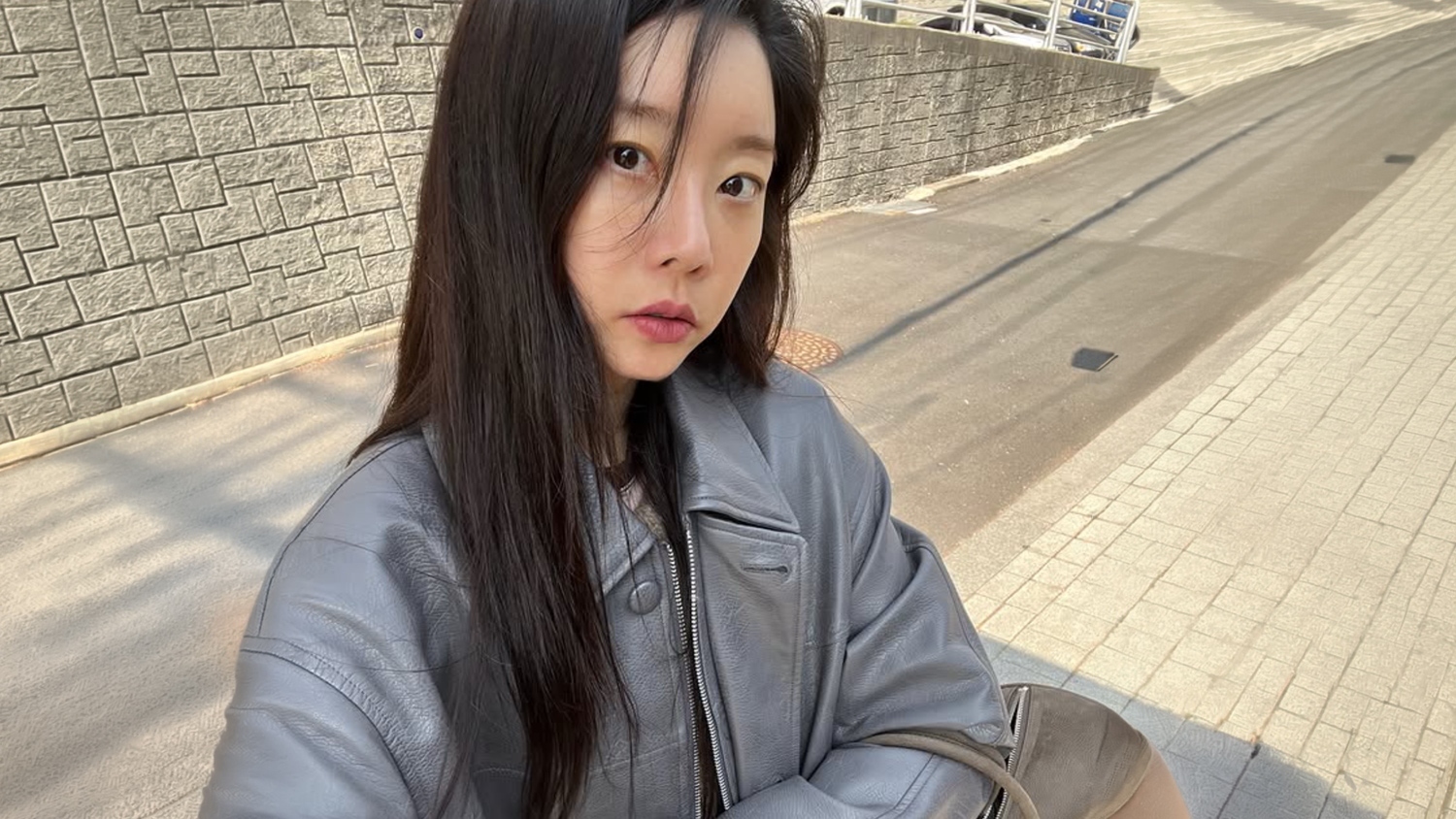 무명 연예인, 아르바이트 14개 하다 양말공장서 영양실조로 쓰러져 결국…