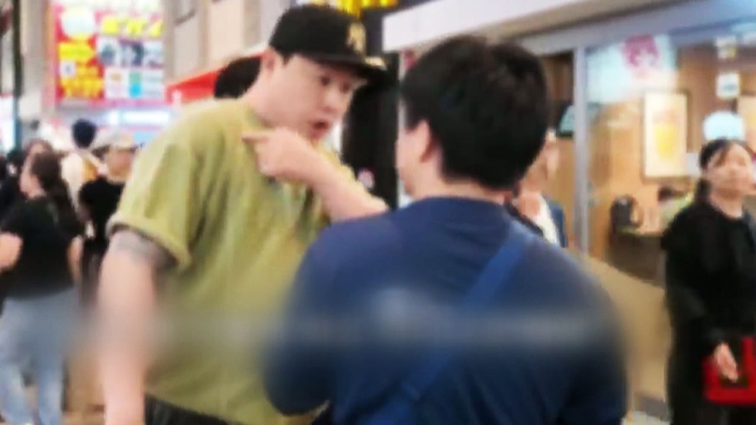 관광객에 ‘어깨빵’한 현지 일본인을 직접 참교육한 한국인…日 열도 ‘열광’