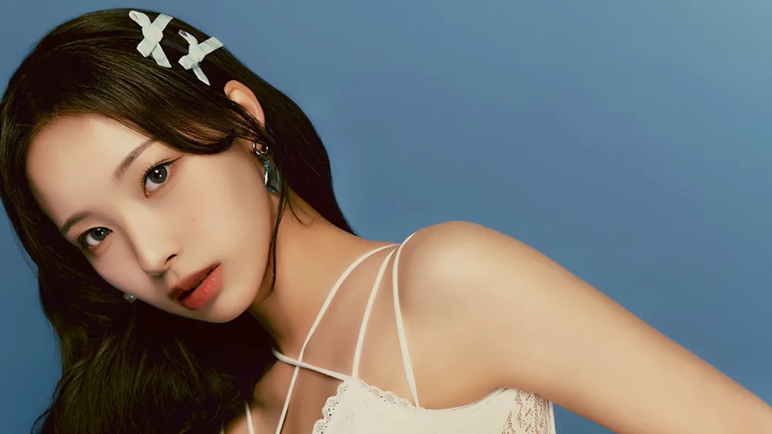 대세 K팝 걸그룹이 故 노무현 비하 일베 표현…정치권으로 ‘파장 일파만파’