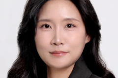 민주당 소속으로 당선되고 나서 임기 3일만에 곧바로 탈당한 여성 의원