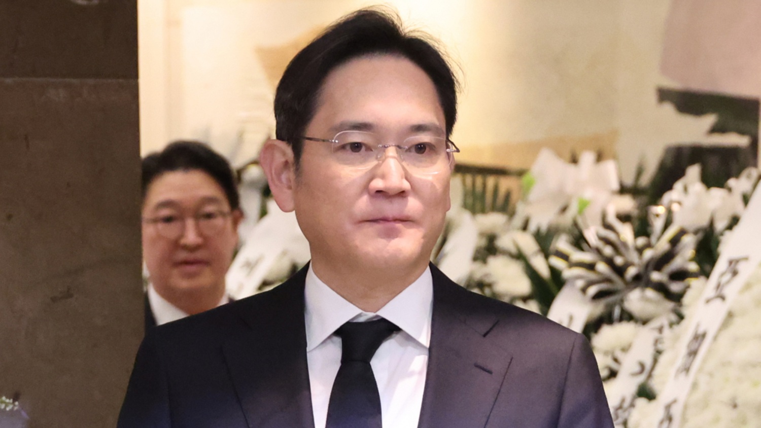 삼성 본사 20년 근무한 청소부가 별세하자 이재용 회장이 한일…’눈물바다’