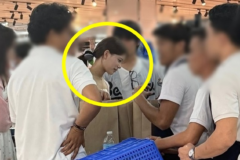 너무 예뻐서 해외 여행중 현지 남성들에 둘러싸인 韓 여성, 누군가 했더니..