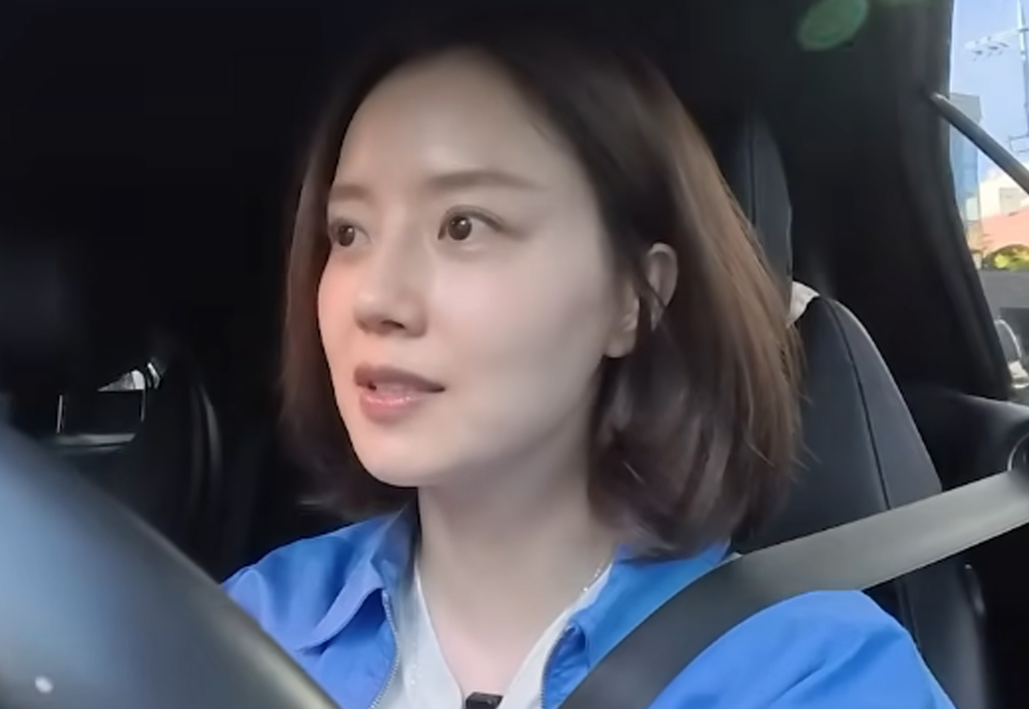 장롱면허 탈출하려고 고가의 외제차 세단을 산 미녀 배우
