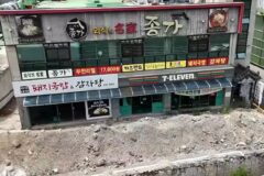 “내 건물 못줘!” 건물이 경매 넘어가자 토성 쌓으며 저항중인 건물주