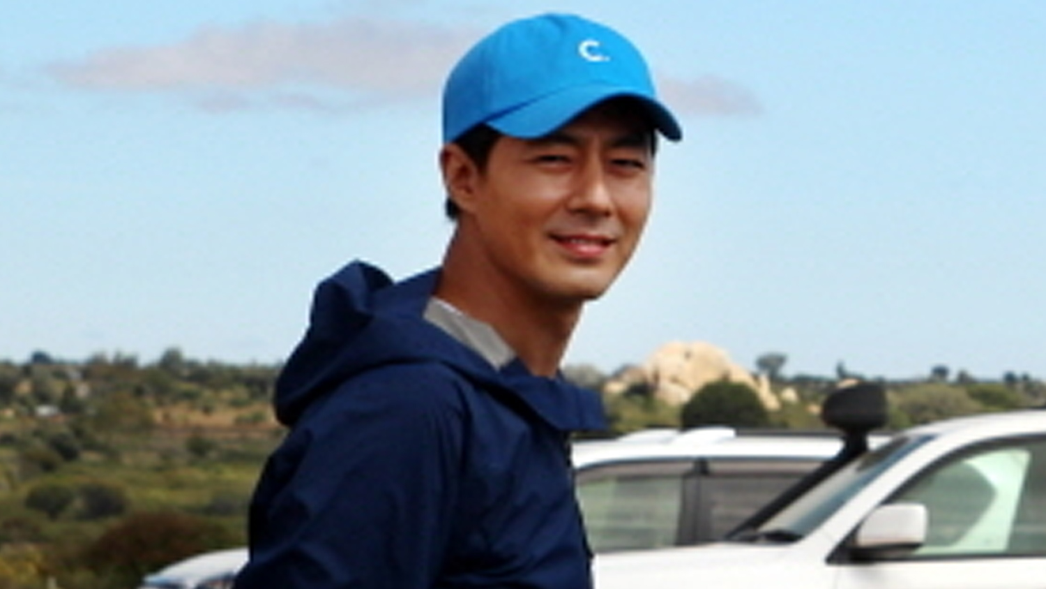 걸어 다니는 중소기업 조인성이 사비 5억 털어 지은 건물의 놀라운 정체