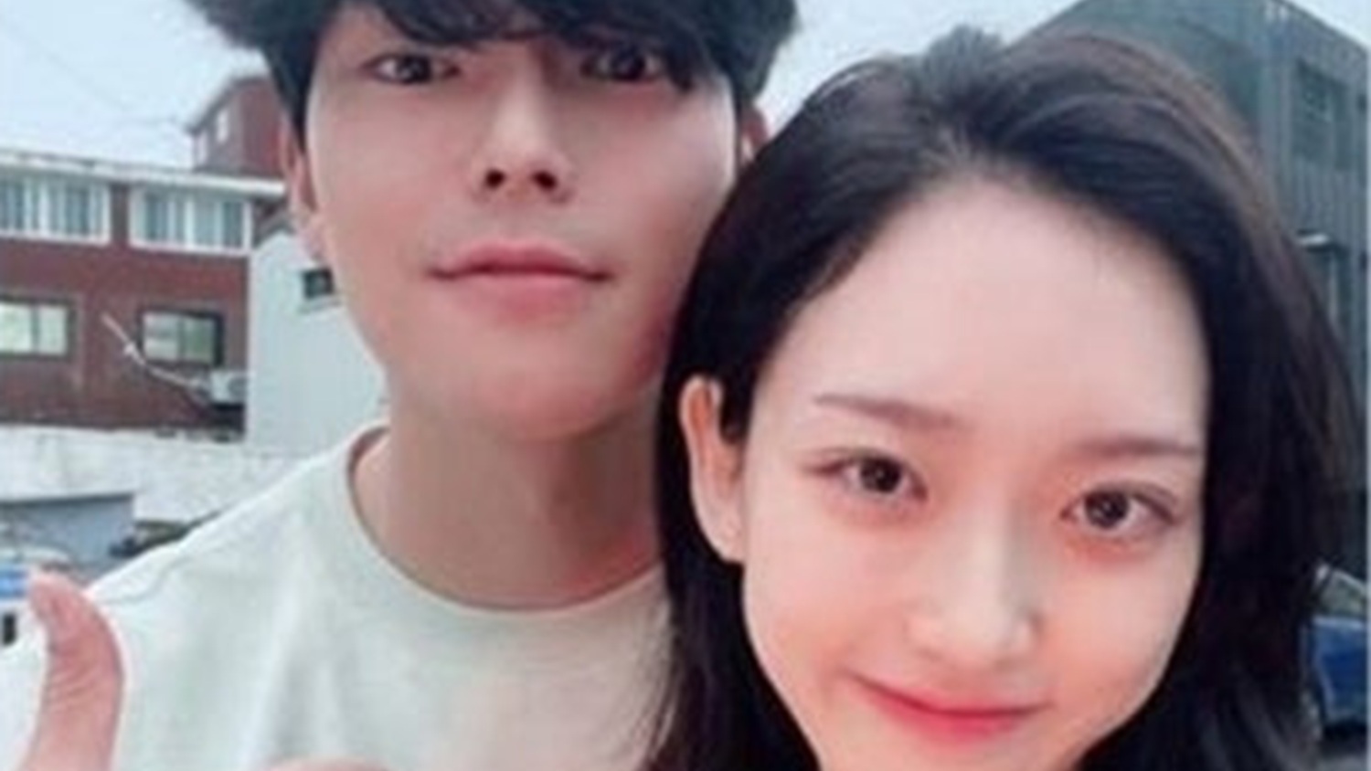 2분 먼저 태어난 누나는 배우, 동생은 모델인 연예계 우월한 쌍둥이 남매