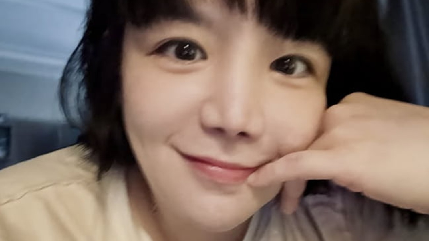 유명 여자 연예인, 연인인 검사에게 부탁해 성형 수술해준 의사 협박해…