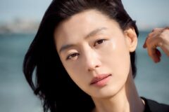 배우 전지현의 가족 묘지 50대 여성에 의해 파묘 당해, 이유가…’섬뜩’